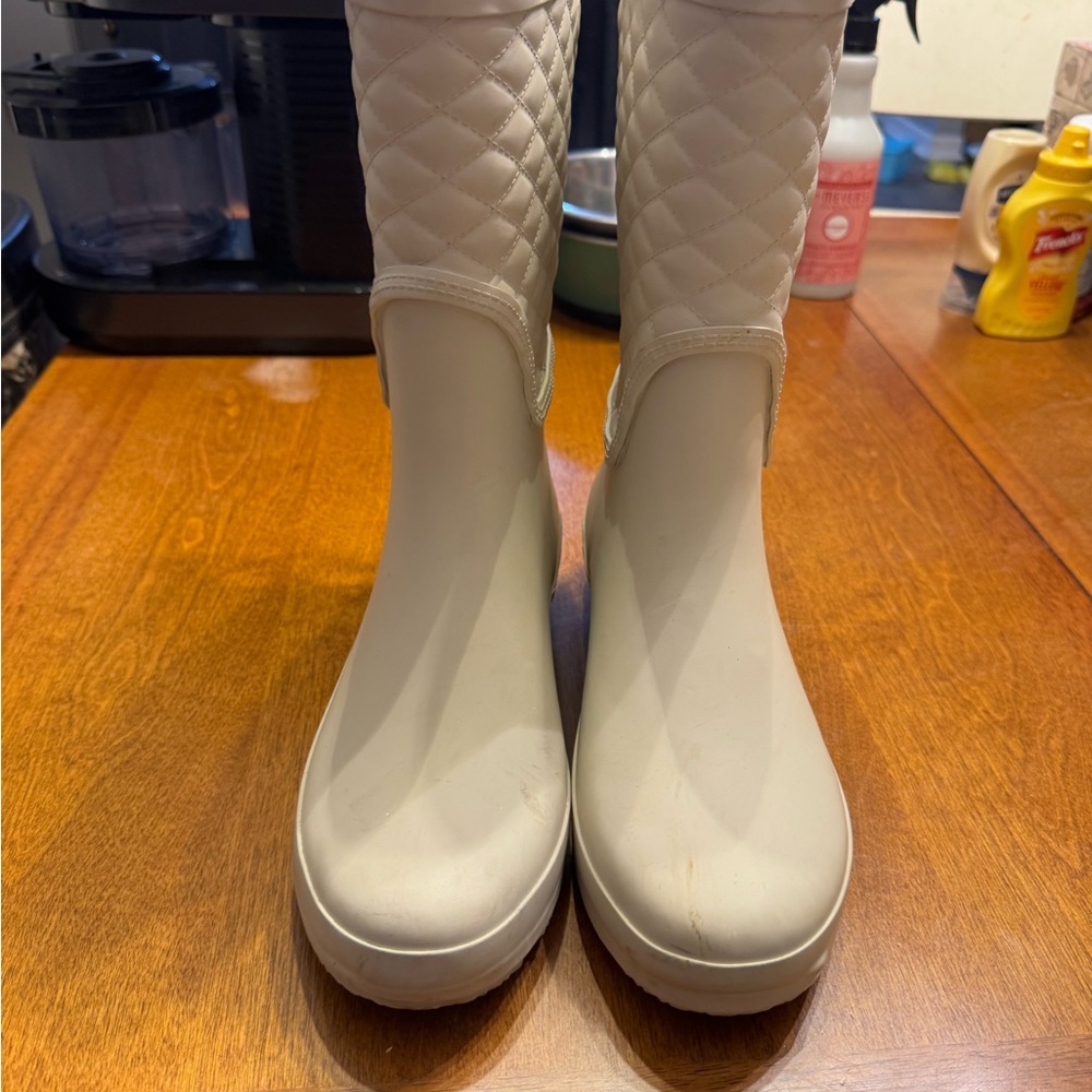 Time and Tru Women's Winter Rain Boots - Cream